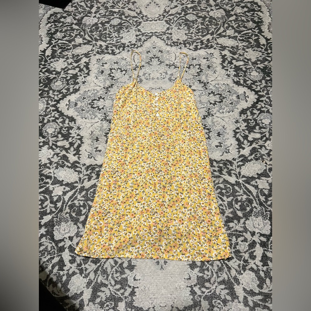Arizona Jean CO yellow dress with white small buttons and a cute floral pattern